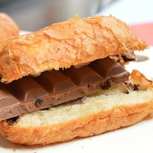 チョコレートを挟んだデニッシュサンド